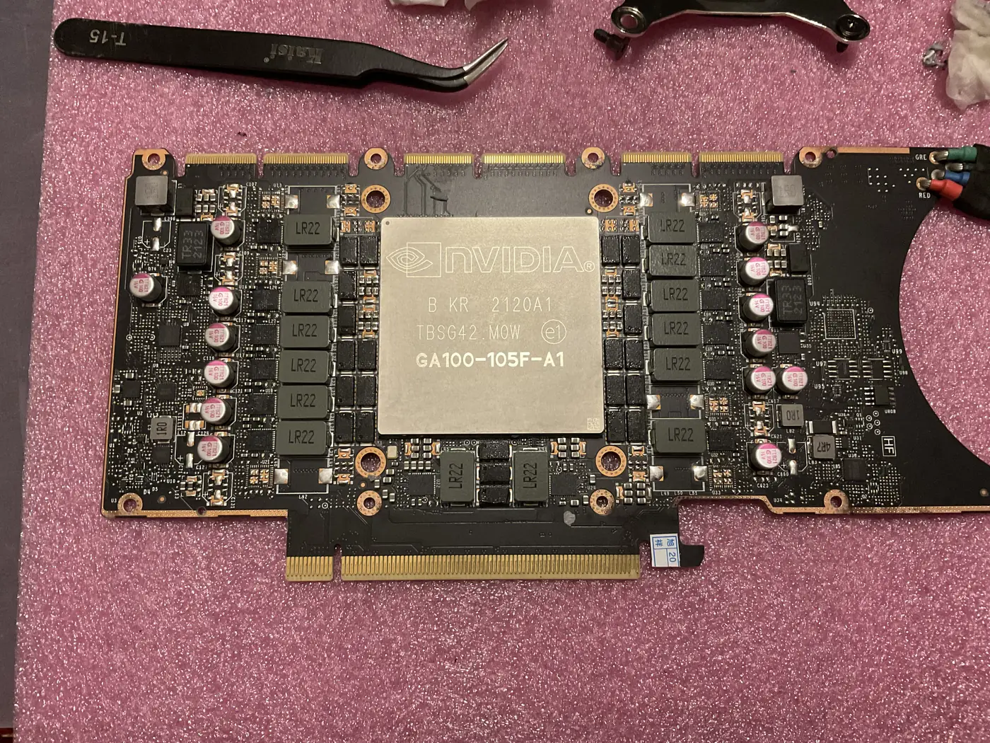 ภาพถ่ายจริงแผงวงจร CMP 170HX และแพ็กเกจ GA100 หลังถอดฮีตซิงก์